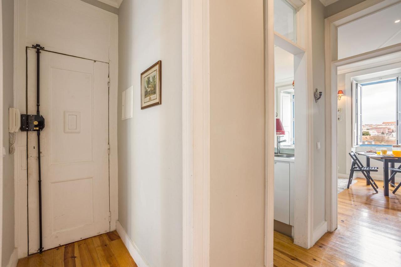Bright Tailor Made Apartment By The Castle Lisbon Bagian luar foto