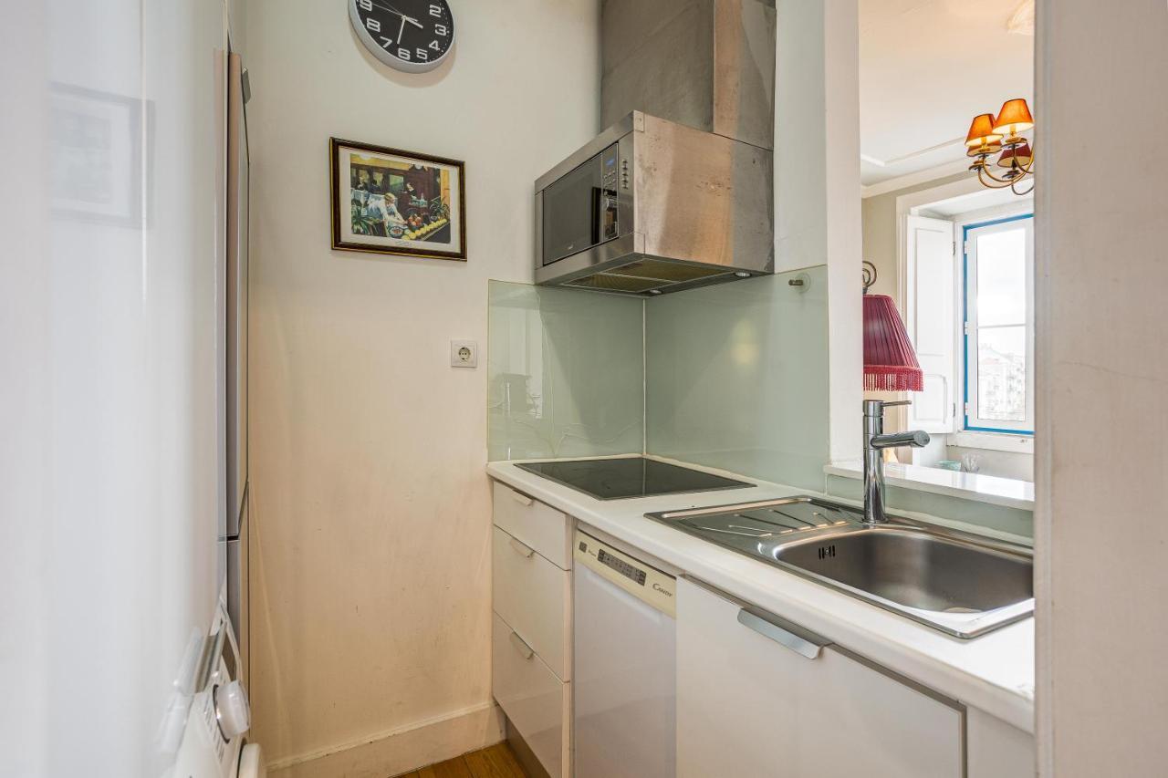 Bright Tailor Made Apartment By The Castle Lisbon Bagian luar foto